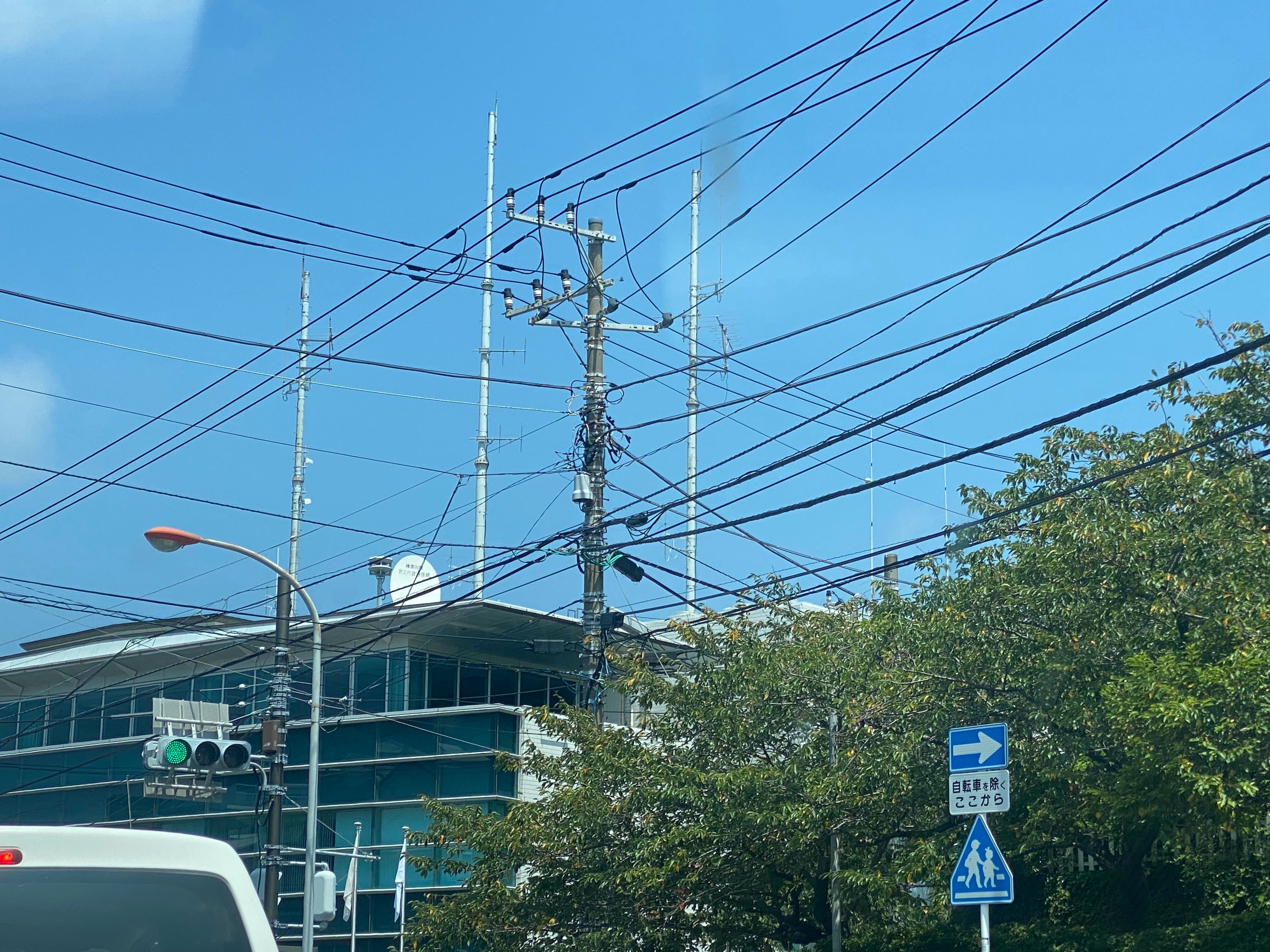 残念な電柱のある風景 ゲリラ豪雨の後には綺麗な虹が掛かっておりました 株式会社ジオリゾーム